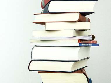 Ein Stapel Bücher